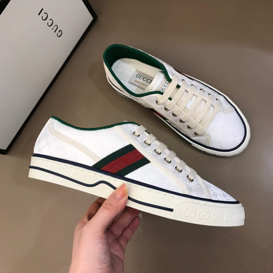 [GUCCI] 20SS 구찌 X 디즈니 테니스 1977 스니커즈 화이트 GG 캔버스 남녀공용