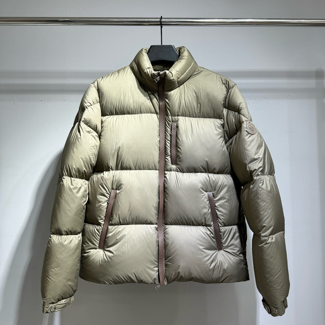 [MONCLER] 몽클레어 BESBRE 베스브루 쇼트 다운 패딩 브라운 남성용