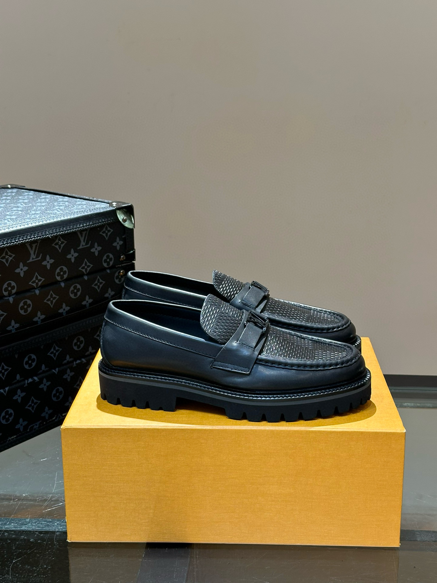 [LOUIS VUITTON] 루이비통 로퍼 구두 남성용