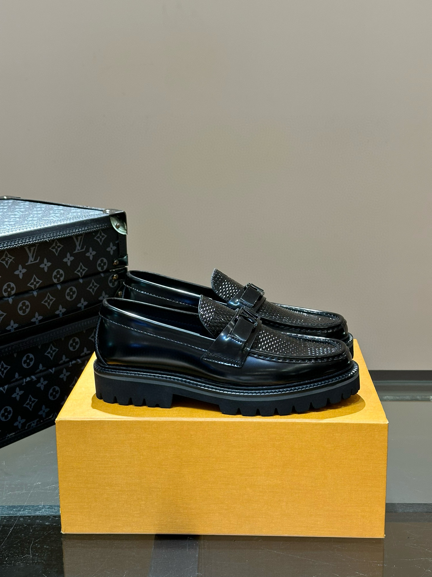 [LOUIS VUITTON] 루이비통 로퍼 구두 남성용