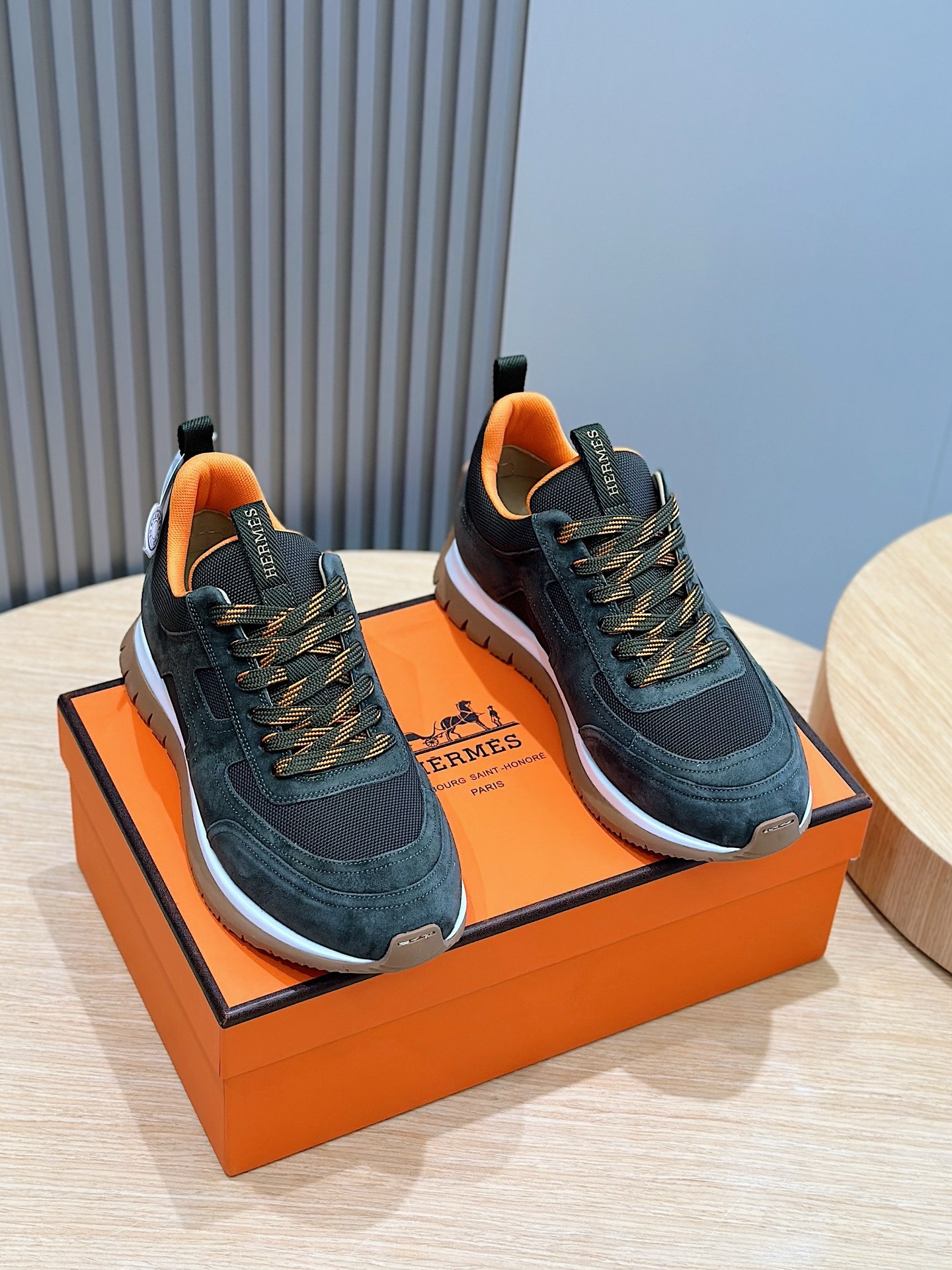 [HERMES] 에르메스 지미 스니커즈 남성용
