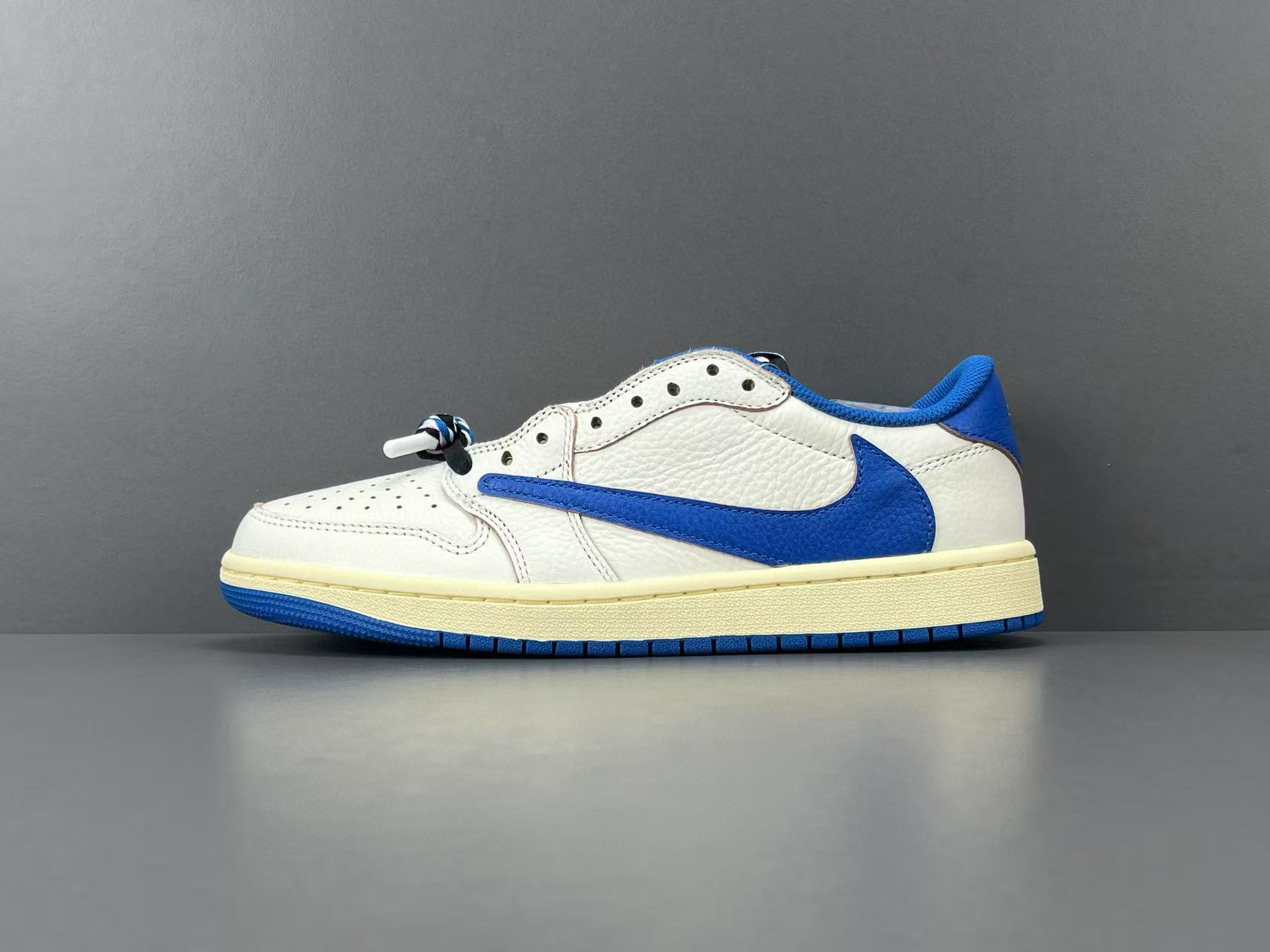 [AIR JORDAN] 트래비스 스캇 x 프라그먼트 x 에어조던1 로우 화이트 밀리터리 블루 DM7866-104 남녀공용 (OG공장)