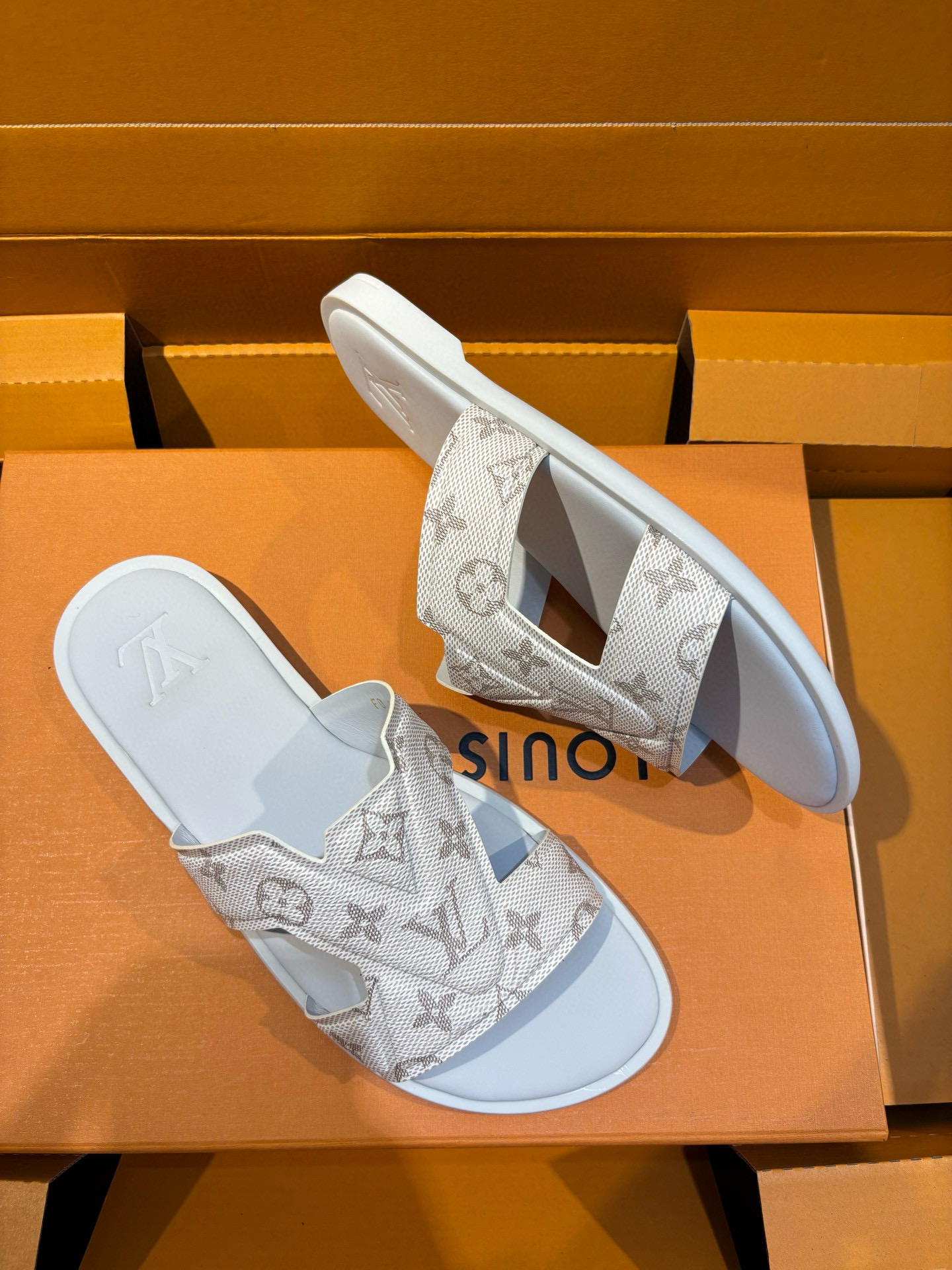 [LOUIS VUITTON] 루이비통 오아시스 뮬 샌들 남성용