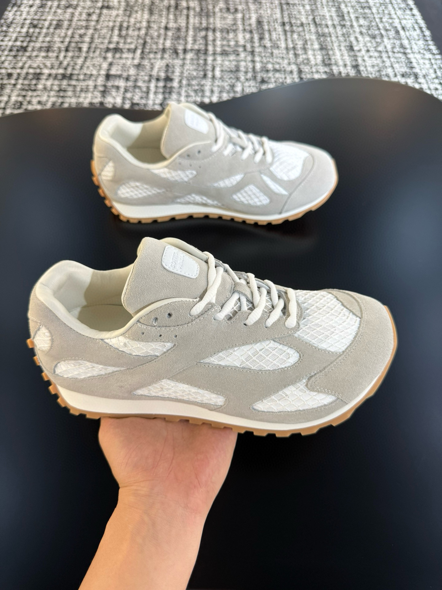 [Bottega Veneta] 보테가베네타 오르빗 스웨이드 스니커즈 남녀공용